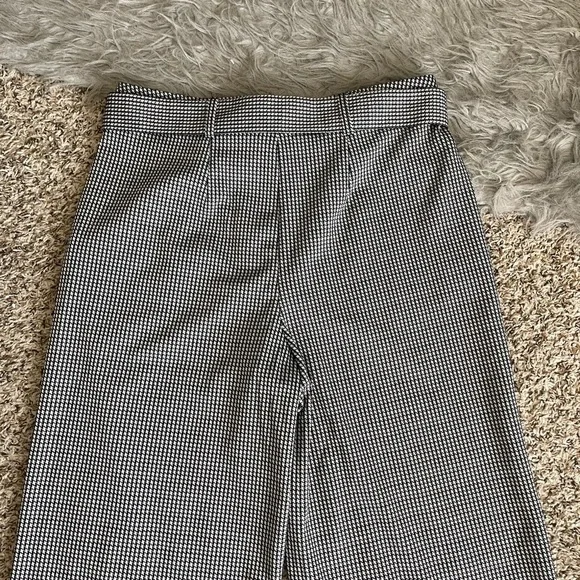 kathy ireland Women’s Black and White Houndstooth Trousers - Picture 9 of 13